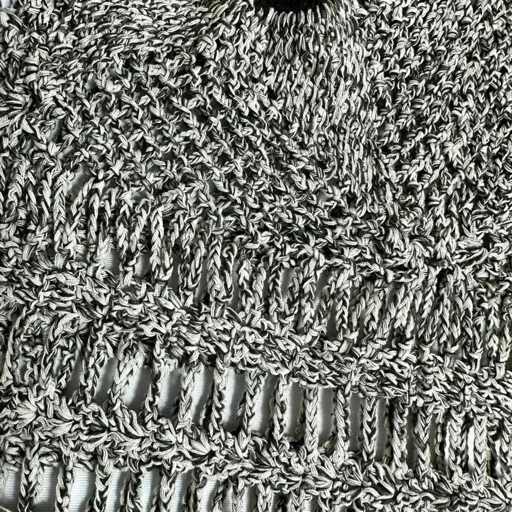 🔥6/$20. Rare unique Crochet/knitmedium grey black white - Picture 4 of 7